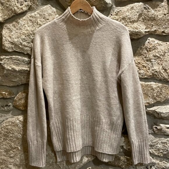 Rachel Zoe Neutral Minimalist High Low Sweater size Medium - Picture 1 of 7